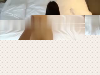 爆乳少妇和情人酒店开房呻吟不断