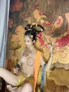 画中仙古色鲜香酥乳玉体，古代妃子穿越2023，怪不得皇帝每天都要翻牌！第01集